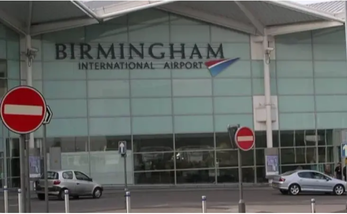 إخلاء مطار برمنغهام  بإنقلترا بسبب سيارة مشبوهة